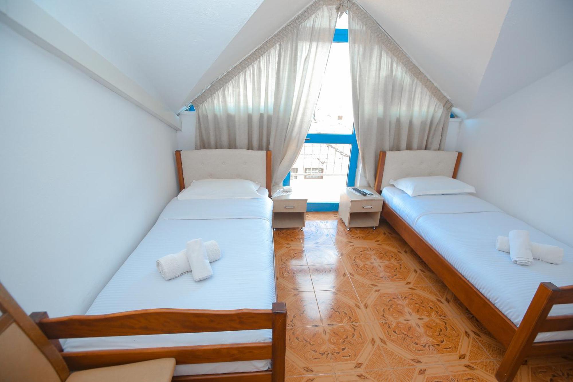 Hotel Ambasador Bahçallëk 외부 사진